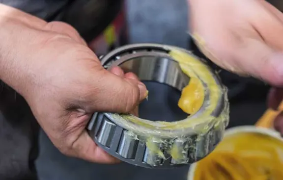 regrease for roller bearing