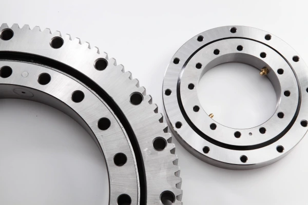 The picture shows the slewing bearings.